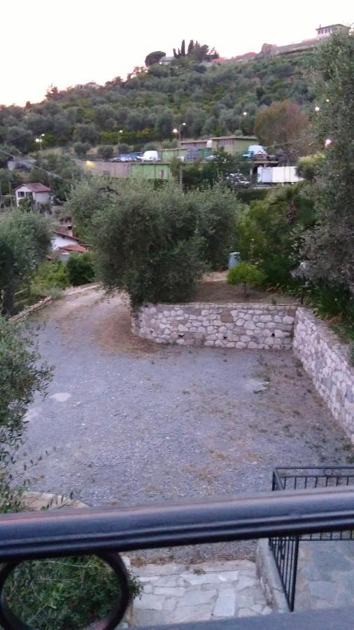 La Porta Del Sole Appartamento Nell'Oliveto Seborga Exteriör bild